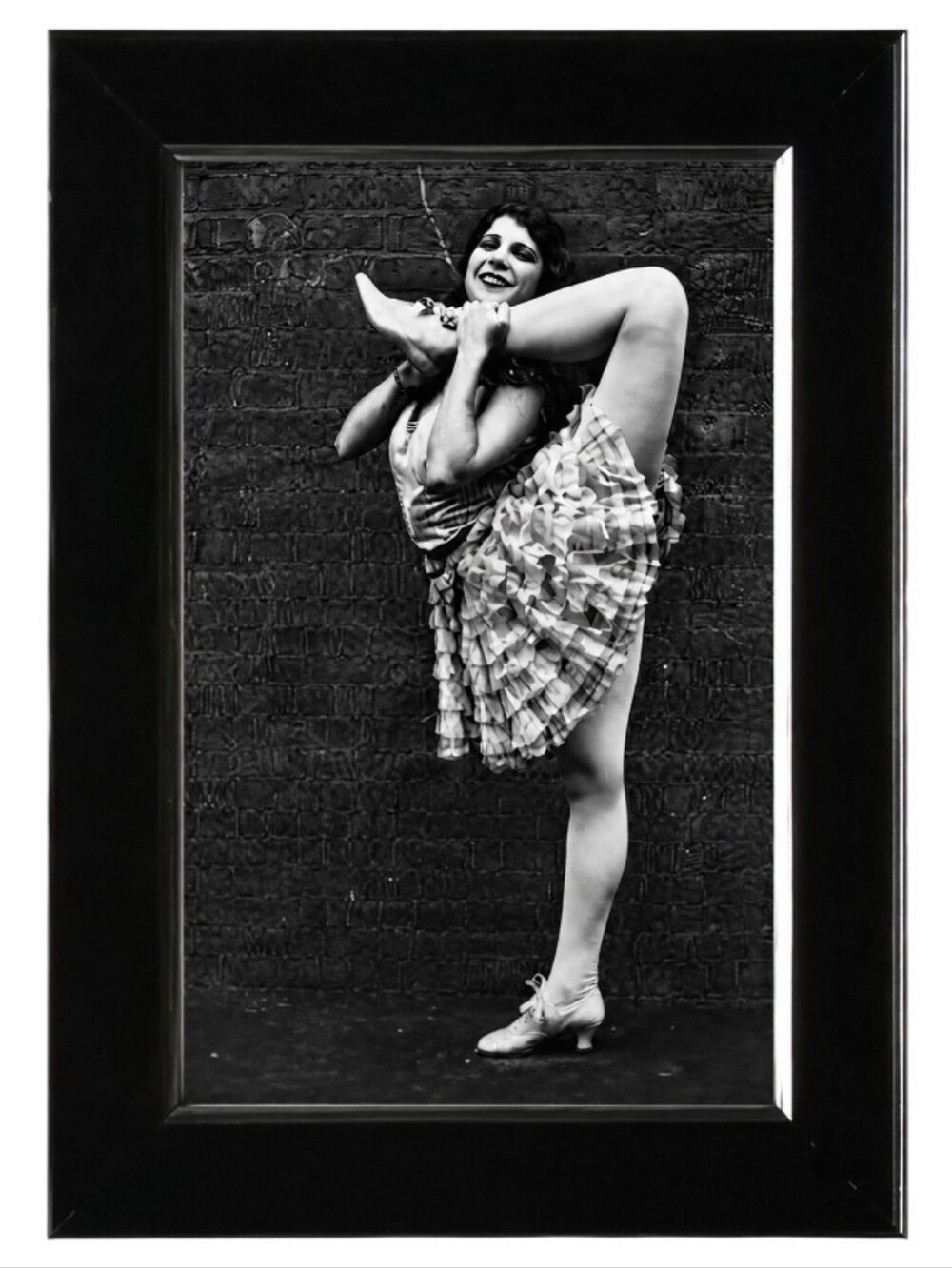Vintage Woman Flexable Female Retro Goth Werid Strange Unsusal Oddity Vin Art